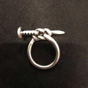 Nail twisted ring